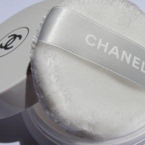 Chanel Le Blanc Pearl Light Brightening Loose Powder In 10 Cristalline