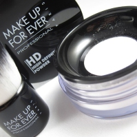 Make Up For Ever HD Powder comes in spill-proof packaging now, finally eh?